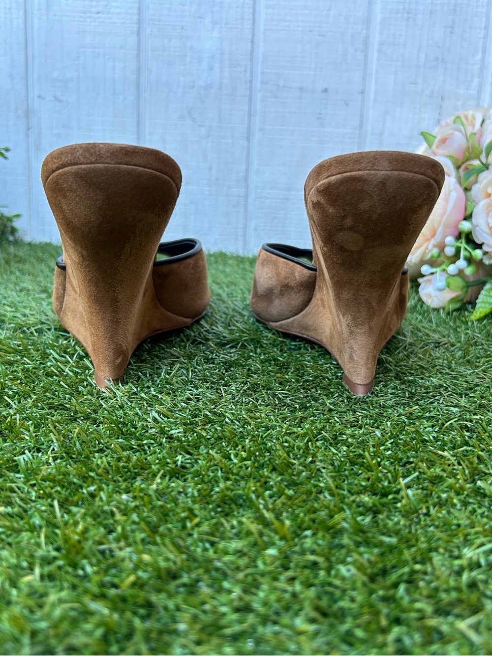 VERONICA BEARD
Mirabel Peep Toe Wedge Sandal
In Chestnut &Black Sz 9 gently used - Picture 13 of 16